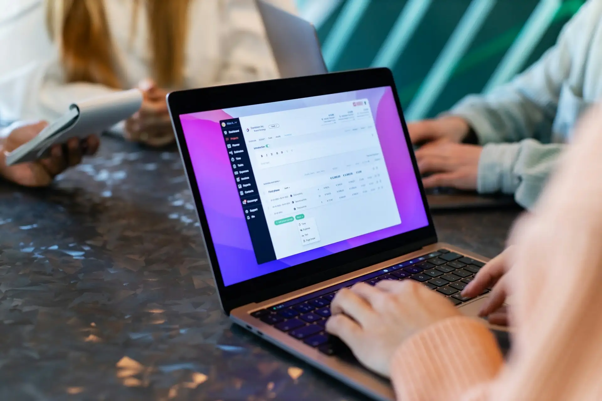 rodeo-project-management-software-TdMuKUzW9xg-unsplash Assurance RC Pro spécifique pour CEO, DAF et Managers de transition, experts dans la gestion de crise