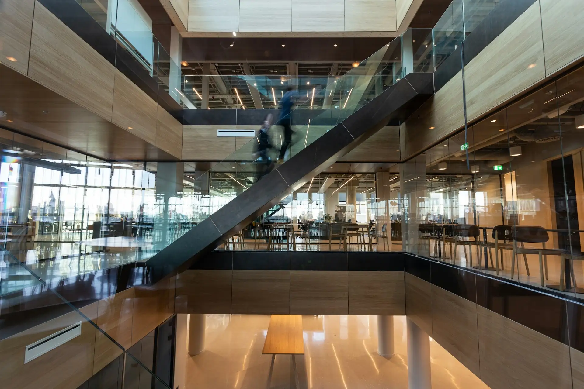 rodeo-project-management-software-iqLVxrHp46k-unsplash Pourquoi les CEO de transition ne peuvent-ils pas se passer d’une RC Pro?